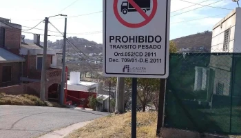 Fm 105.7 La Calera - Lrj868 - Fray Mamerto Esquiú 1148