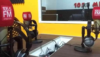 Radio Atractiva - H3536 Presidencia De La Plaza