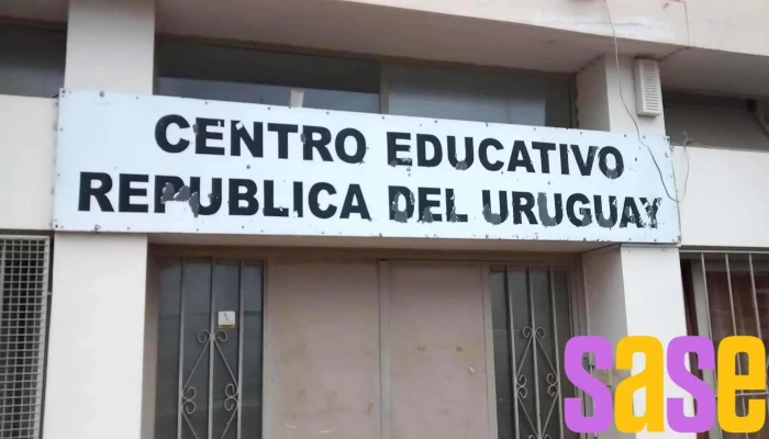 Centro Educativo República del Uruguay - X5804Ghf Río Cuarto