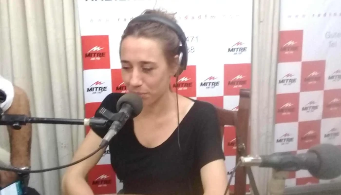 Fm Fuera De Serie 915 Abierto Ahora - Corrientes