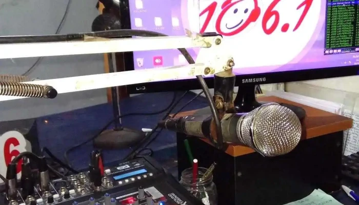 Fm Sur 106.1 - S2508 Armstrong