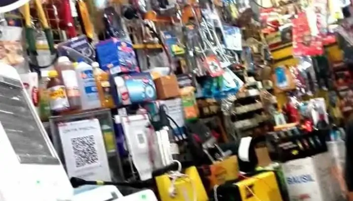 La Casa De Los Mil Repuestos -  Instagram - La Falda