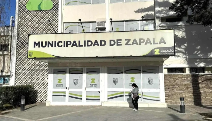 Municipalidad De Zapala -  Edificio - Zapala