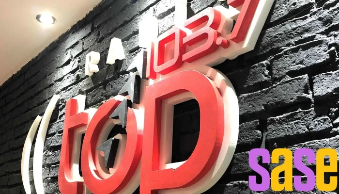 Radio 105.9 fm Top La Radio Bukanera - Resistencia