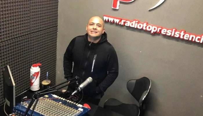 Radio 1059 Fm Top La Radio Bukanera Del Propietario - Resistencia