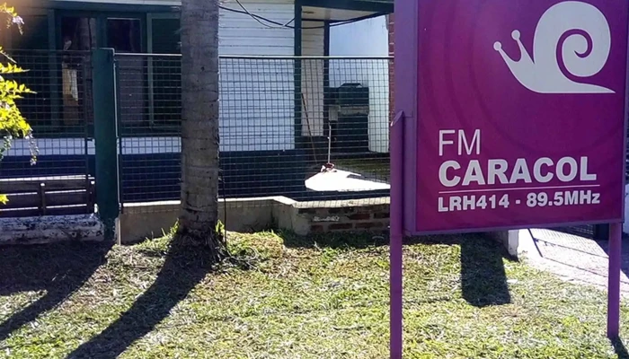Radio Caracol 895 Mhz Sitio Web - W3302 Ituzaingó