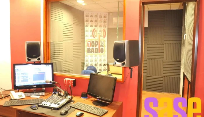 Top Radio 104.9 - R8500Fhm Viedma